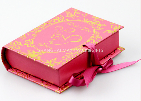 Chiny Book Style Markowe pudełka na prezenty Pink Color Dostosuj papierowe unikalne skarpetki dostawca